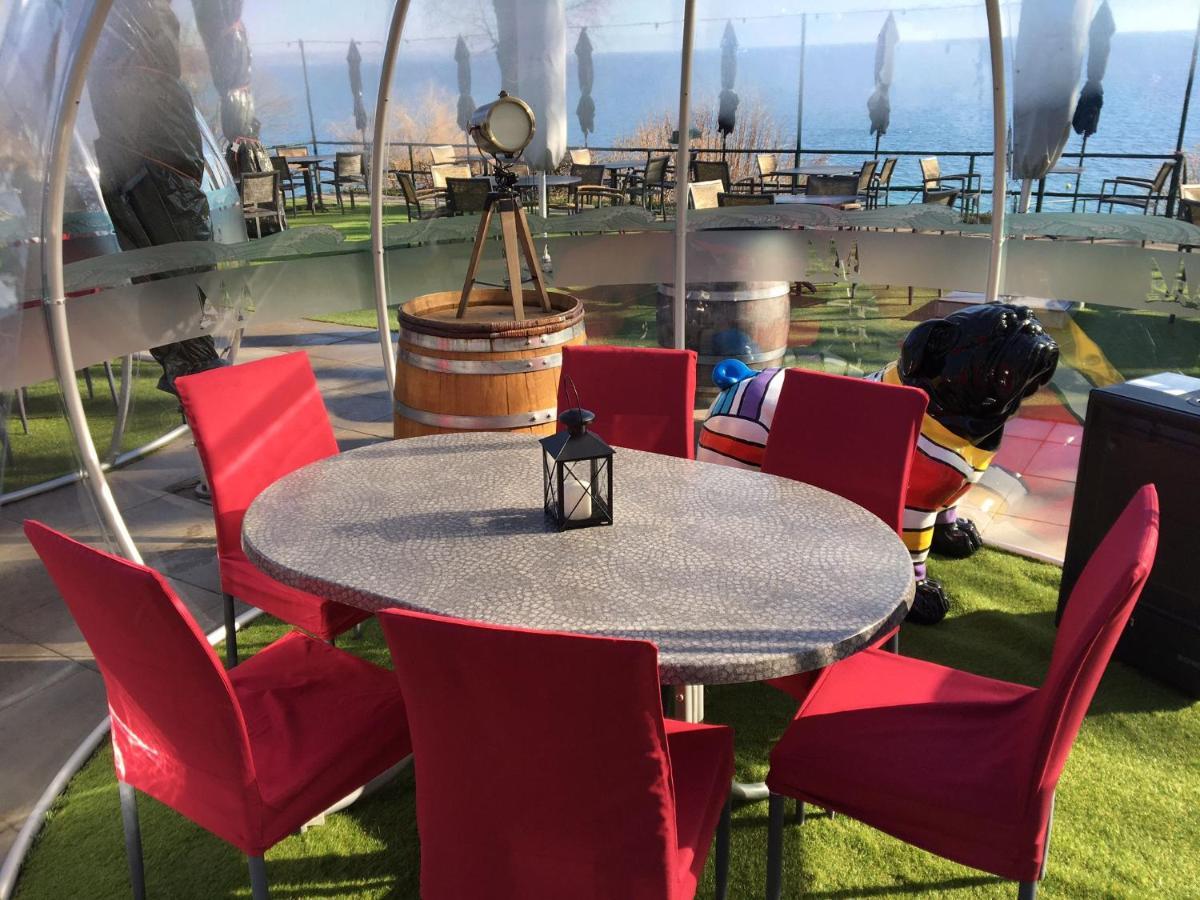Hotel Restaurant De La Plage Gland Buitenkant foto